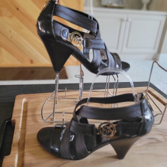 Michael Kors Karina Cross-Strap  Sandal Cone Heel Brown W Gold  Logo -8M - Picture 2 of 7